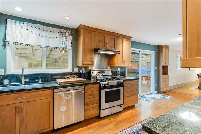 Photo - 6935 SW Taylors Ferry Rd