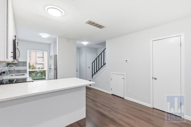 Photo - 3820 Southway Dr Unidad C