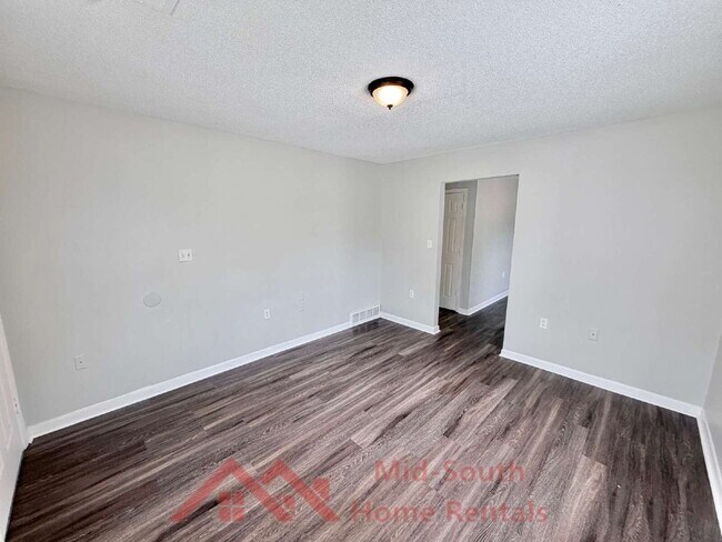 Photo - 1199 Tunstall St