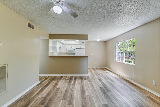 Photo - Green Oaks Apartments