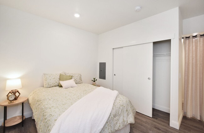 Photo - Village At Burlingame