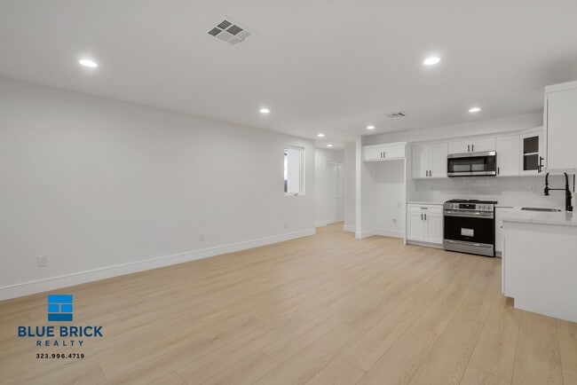 Photo - 2708 Cochran Ave