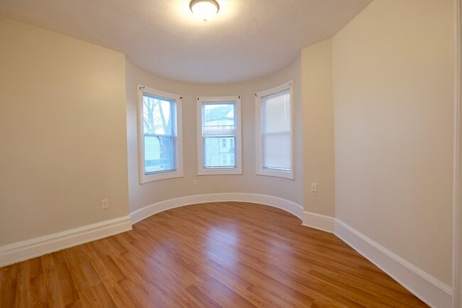 Photo - 333 Centre St Unit E