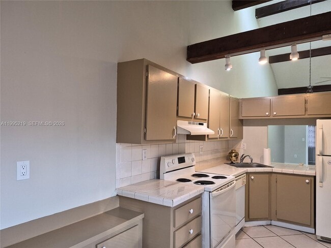 Building Photo - 1752 NW 74th Ave