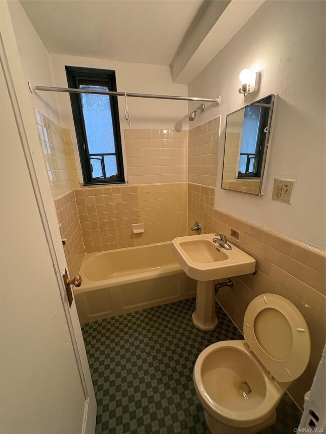 24 Metropolitan Oval Unit ME
