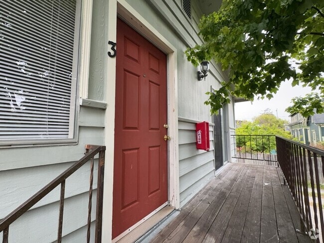 Building Photo - 1441 B St Unit 1441 B #3 [PRM: Renee] Rental