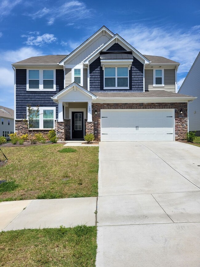 Beautiful 4BR/2.5BA Home in Gambill Forest - Beautiful 4BR/2.5BA Home in Gambill Forest
