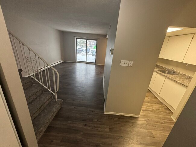 Photo - 457 Albert St Unit 9