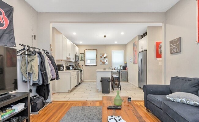 Photo - 228 Calumet St