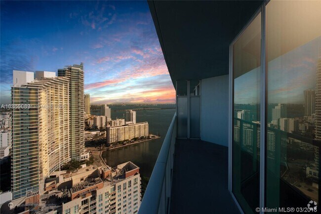 Building Photo - 1900 N Bayshore Dr Unit 3218 Rental