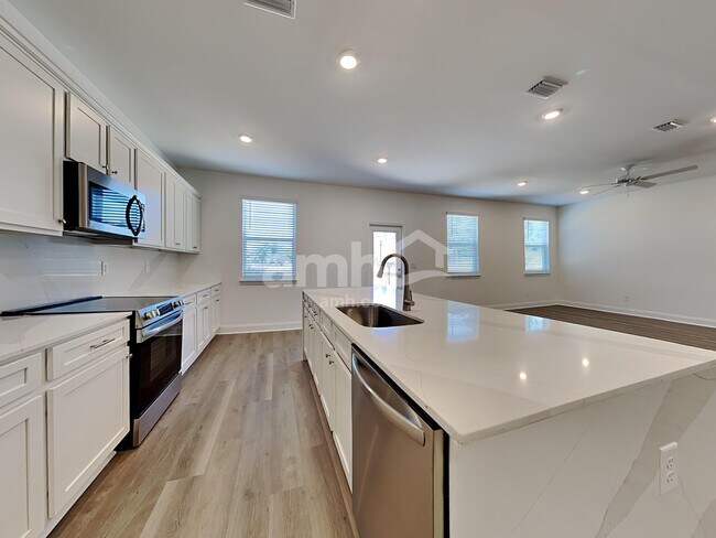 Photo - 102 Trevino Dr