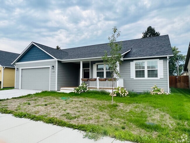 Building Photo - Newer Home - 3 Bedroom - 2 Bath - Hamilton
