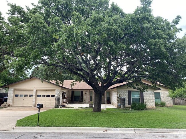 Building Photo - 1801 Bluff Dr Rental