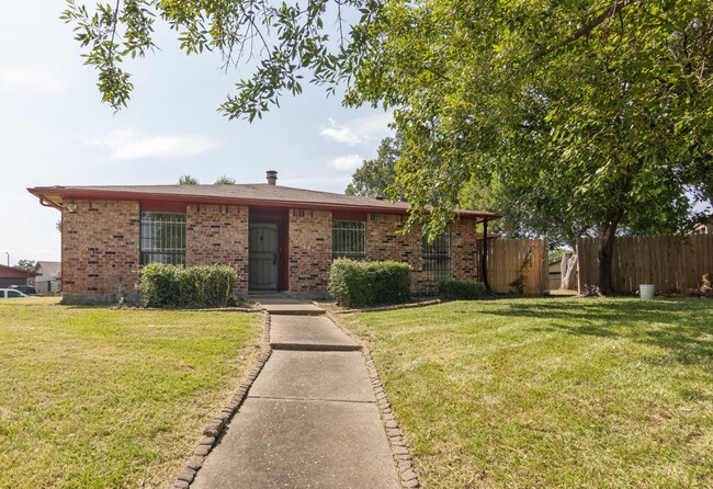 Photo - 14603 Lorne Dr