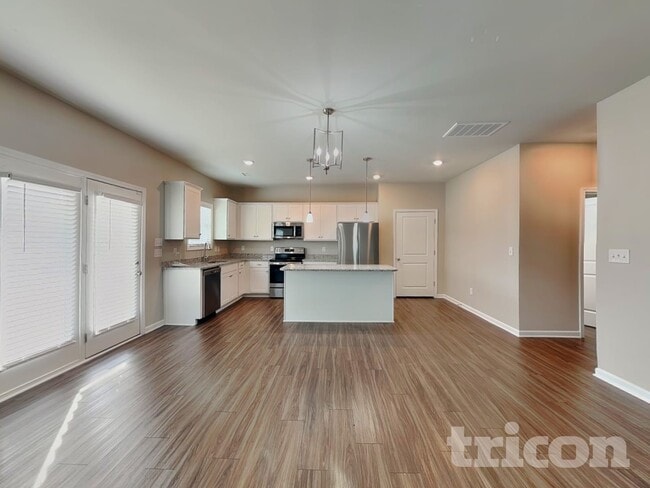 Photo - 265 Frst Mdw Ln