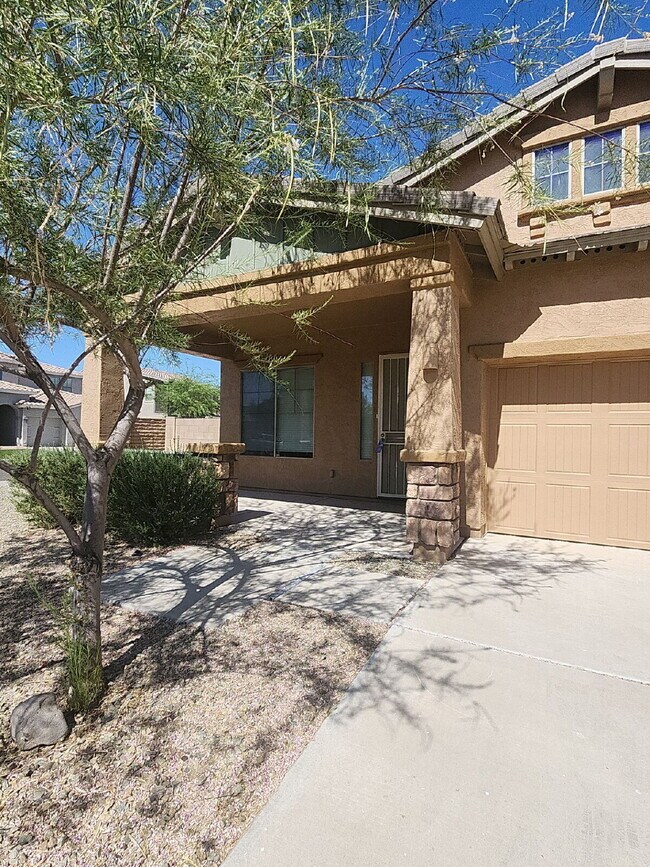 "Charming 3-Bed with 2 Full Baths and 2,162 Sq Ft of Comfort in Vistancia Village Peoria, AZ!"