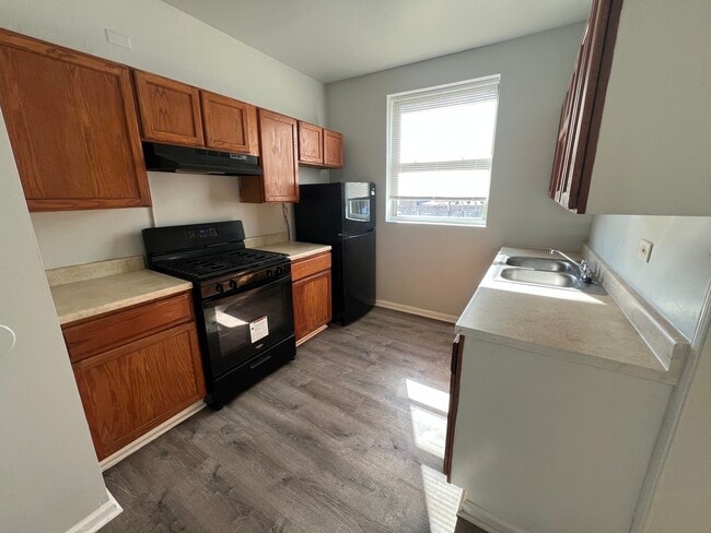 Photo - 2047 E 68th St