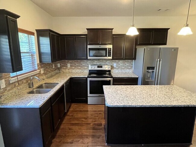 Photo - 3013 Thornbury Pl