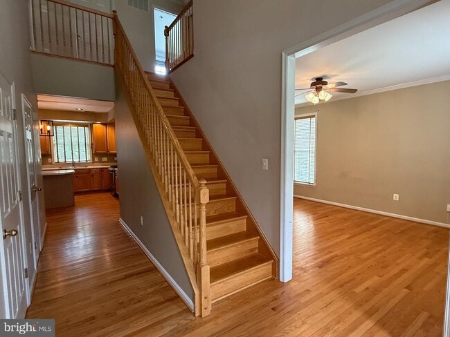2242 W Greenleaf Dr