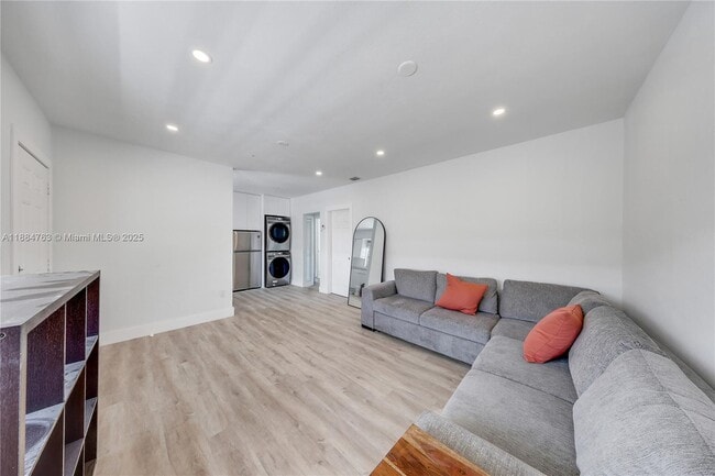 Photo - 2464 SW 22nd St Unit 2
