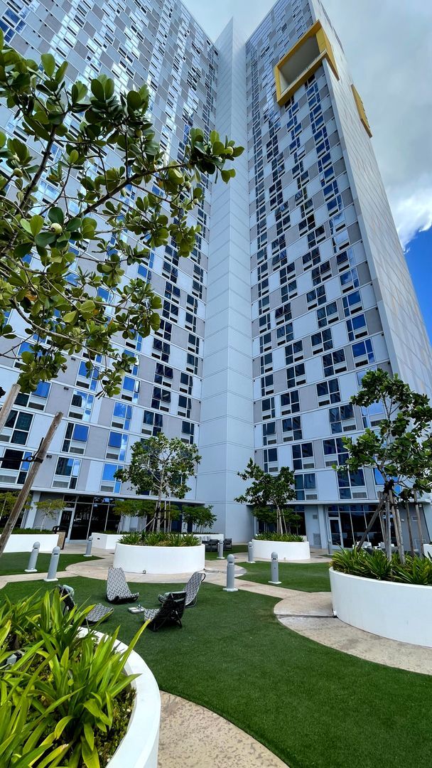 Building Photo - Partially Furnished.   Unbeatable location... Unit 3112 Rental