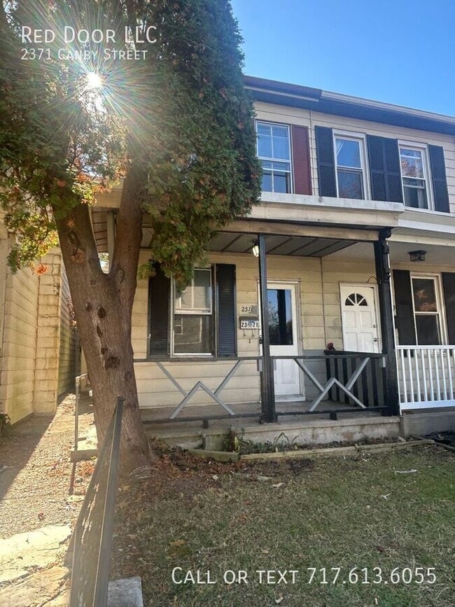 Building Photo - 2371 Canby St