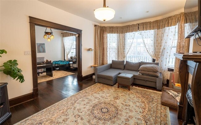 Living room - 25 Cornish Av Unit 1 - Main Floor