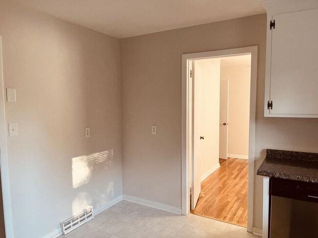 Photo - 1112 Wilson Rd