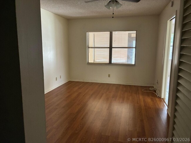 Photo - 1628 Palmland Dr