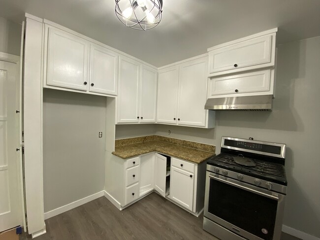 Photo - 3514 Leroy St