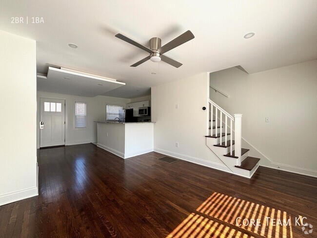 Building Photo - Renovated 2 Bed + Den Townhome in South Plaza Unit 5020