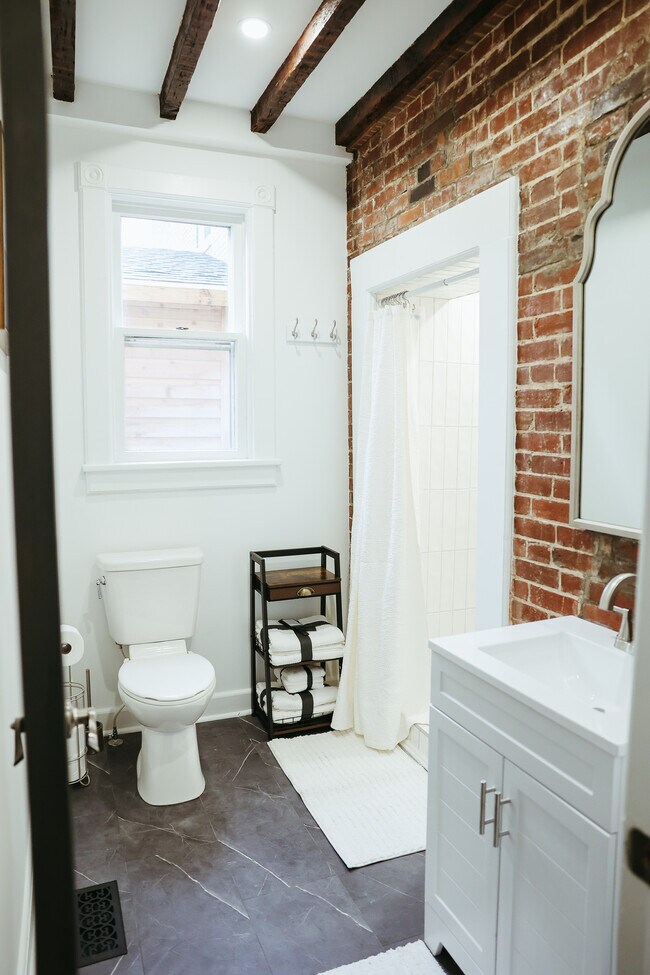 Photo - 617 N 7th St Unidad 1