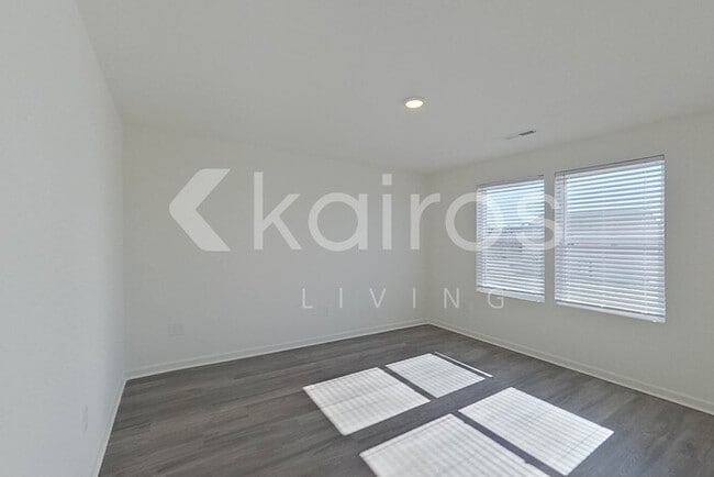 Photo - 7013 Peppermill Way