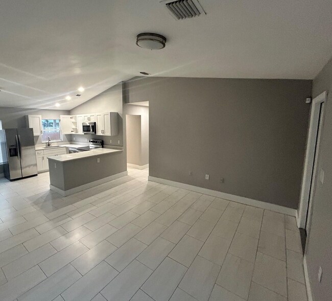 Photo - 1724 NW 1st Pl