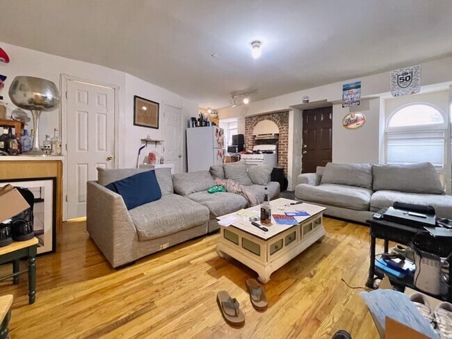 Building Photo - 415 1st St Unit 1F Rental