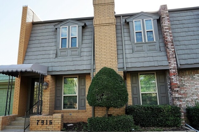 3 bed 3 Bath 2 Car Garage Town Home in the... - 3 bed 3 Bath 2 Car Garage Town Home in the...