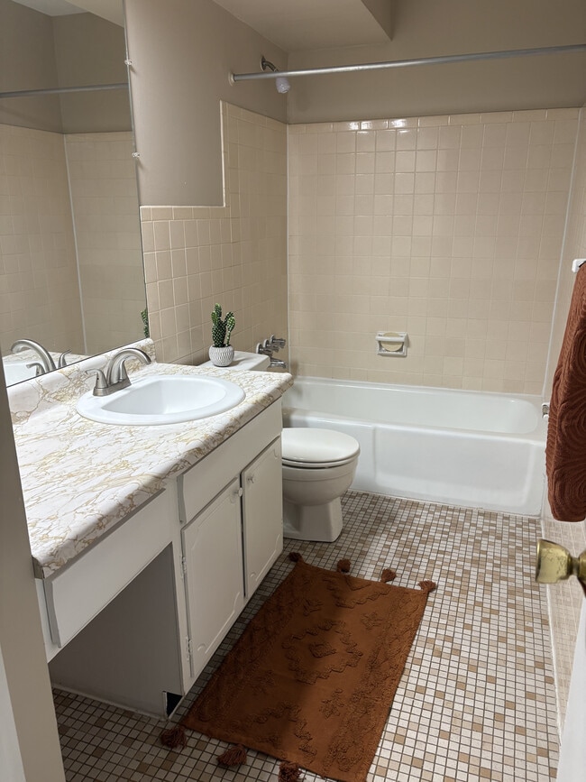 Charleston Square Apartments