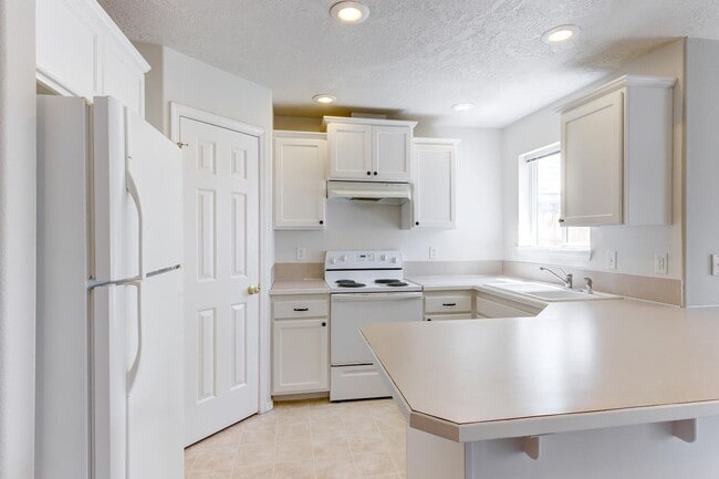 Photo - Spacious 3 Bed, 2.5 Bath Home with Garage - Prime Location!
