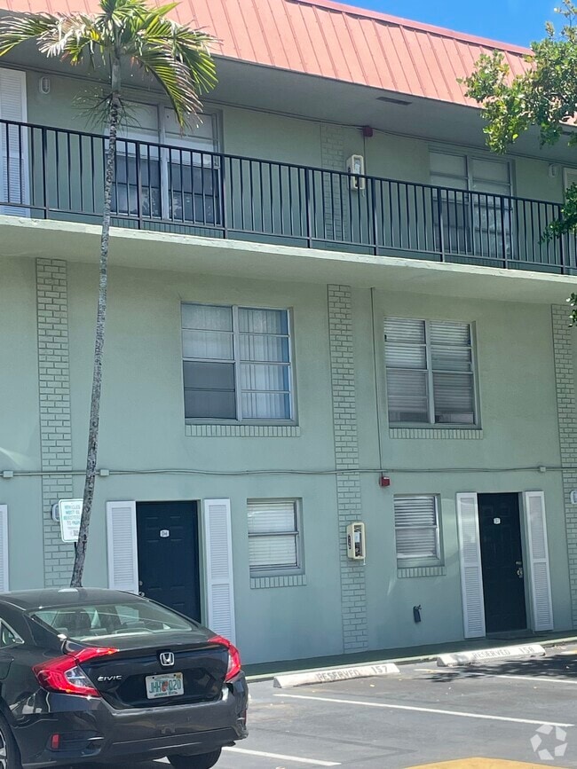 Building Photo - 805 E Oakland Park Blvd Rental