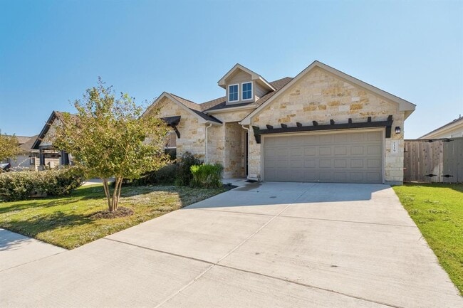 Building Photo - 119 James Rose Ln