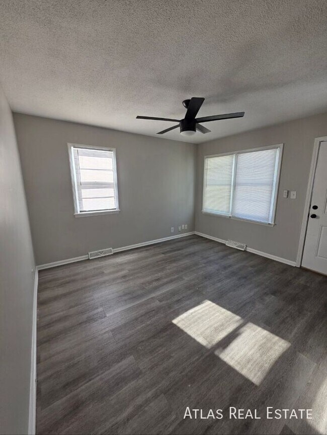 Photo - 2841 N 64 St