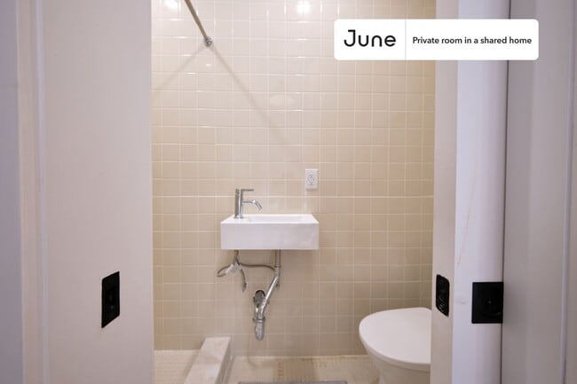 Photo - Room in Shared 4 bed/4 bath home Unit B