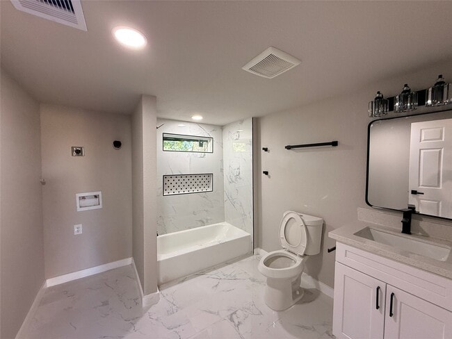 Photo - 2209 Gano St Unit 3