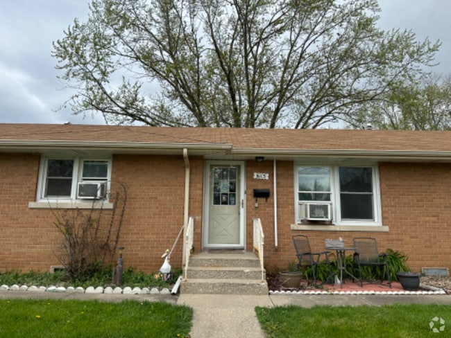Building Photo - 615 W South St Rental