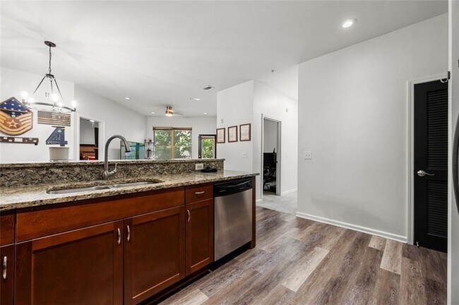 Photo - 870 Mayson Turner Rd NW Unit 1111