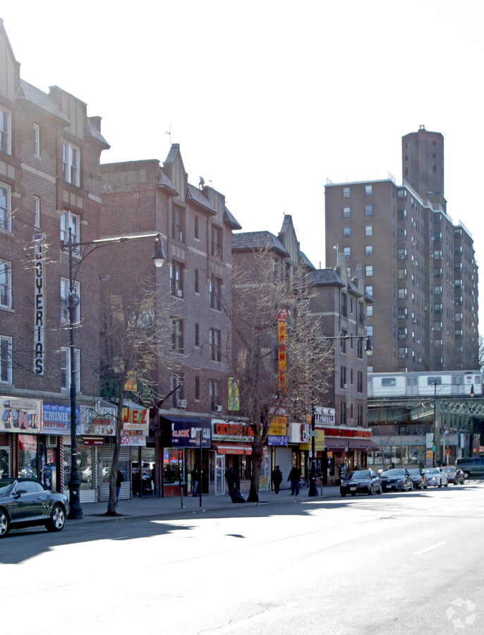 Moronta Plaza - 101-111 Dyckman St Apartments