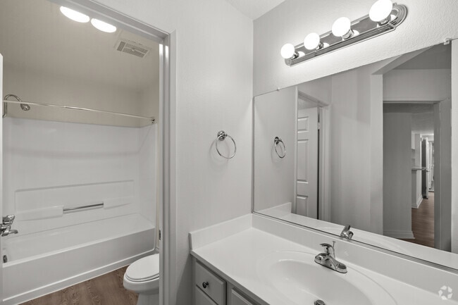 2BR, 2BA - 1,255SF - Primary Bathroom