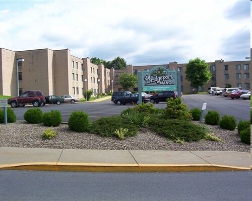 Bridgeport Manor Apartments - Bridgeport Manor Apartments