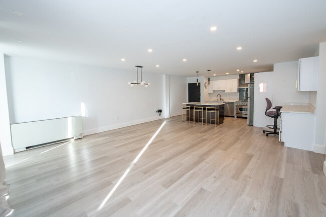 Photo - 100 West Ave Unit B6