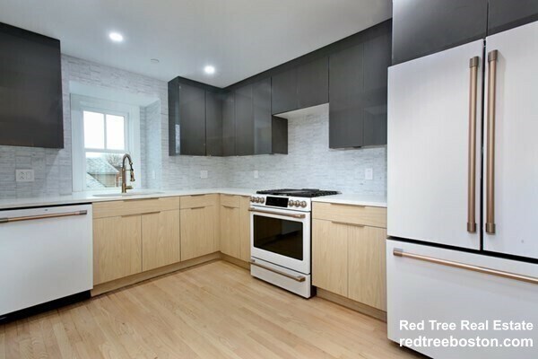 Photo - 15 Lanark Rd Condo Unit 4